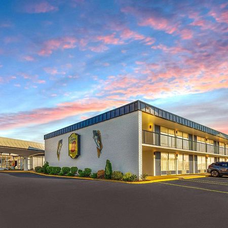 Super 8 By Wyndham Riverside Al Buitenkant foto