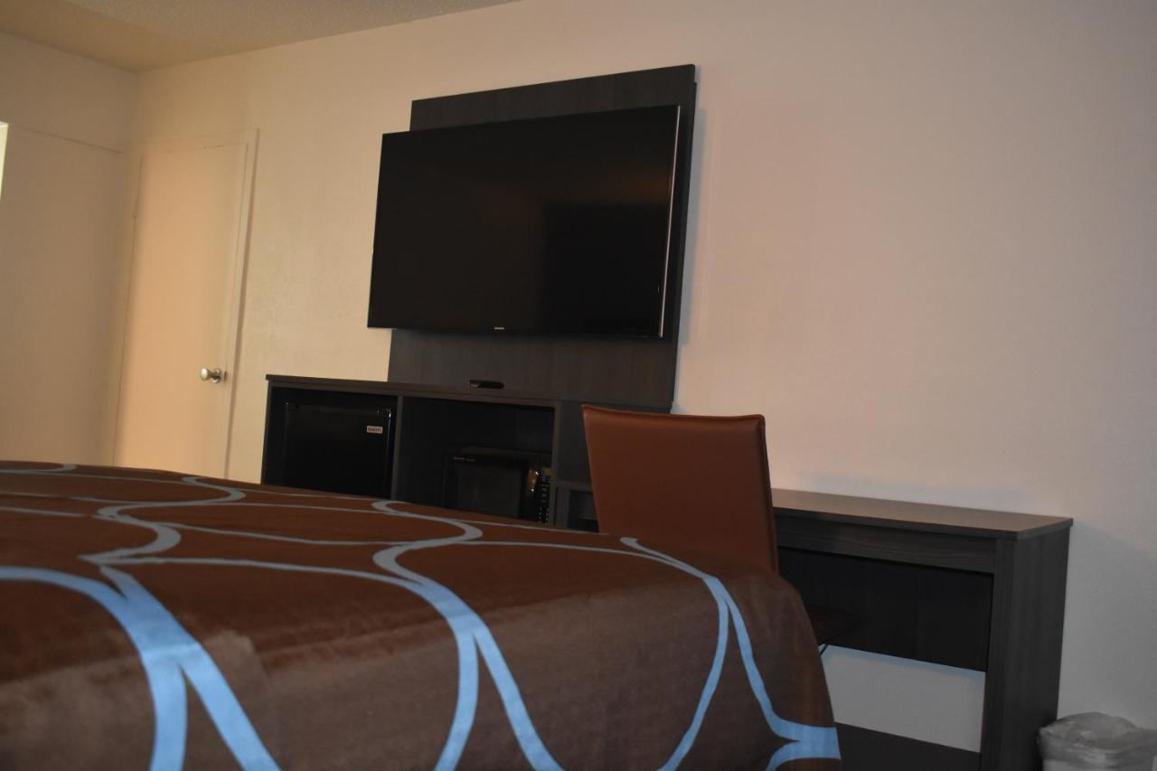 Super 8 By Wyndham Riverside Al Buitenkant foto