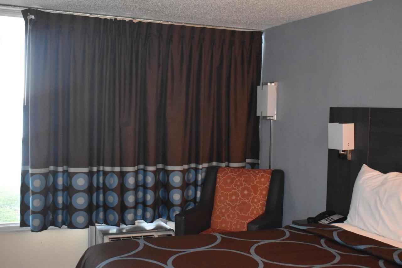 Super 8 By Wyndham Riverside Al Buitenkant foto