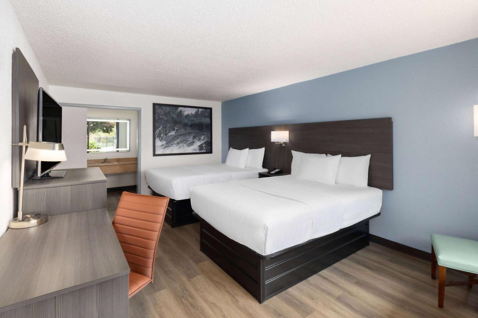 Super 8 By Wyndham Riverside Al Buitenkant foto