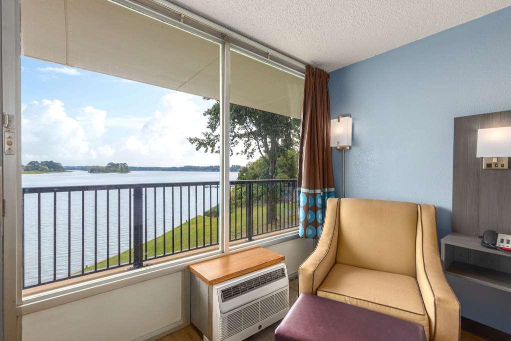Super 8 By Wyndham Riverside Al Kamer foto