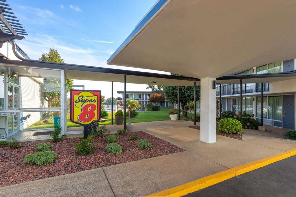 Super 8 By Wyndham Riverside Al Buitenkant foto
