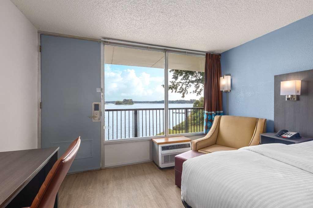 Super 8 By Wyndham Riverside Al Kamer foto